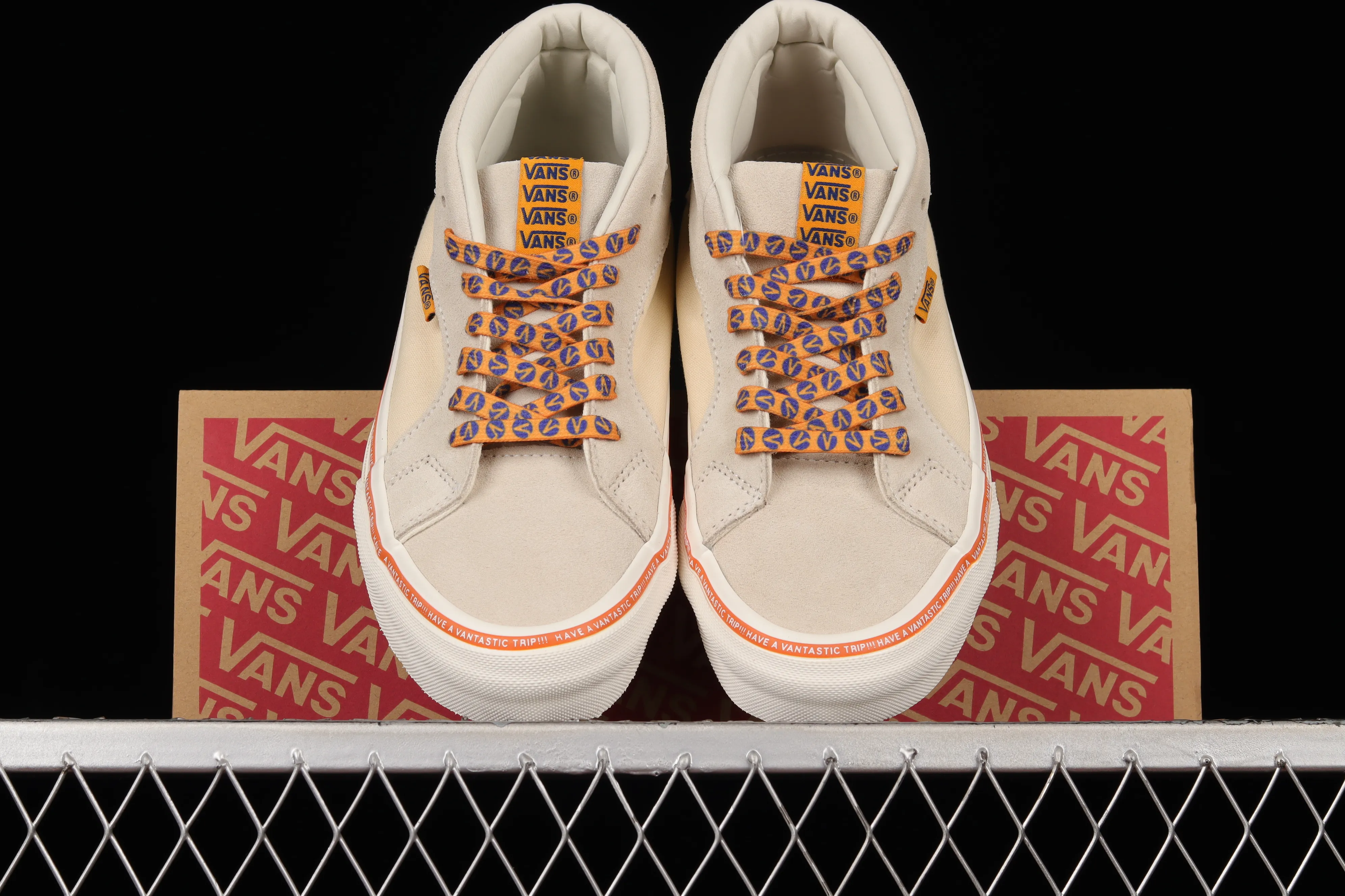 All categories Vans Vans series Vans Mid Vans China Vans Th Snake Trail Lx joint model China casual sneakers VN0A4UWR26L